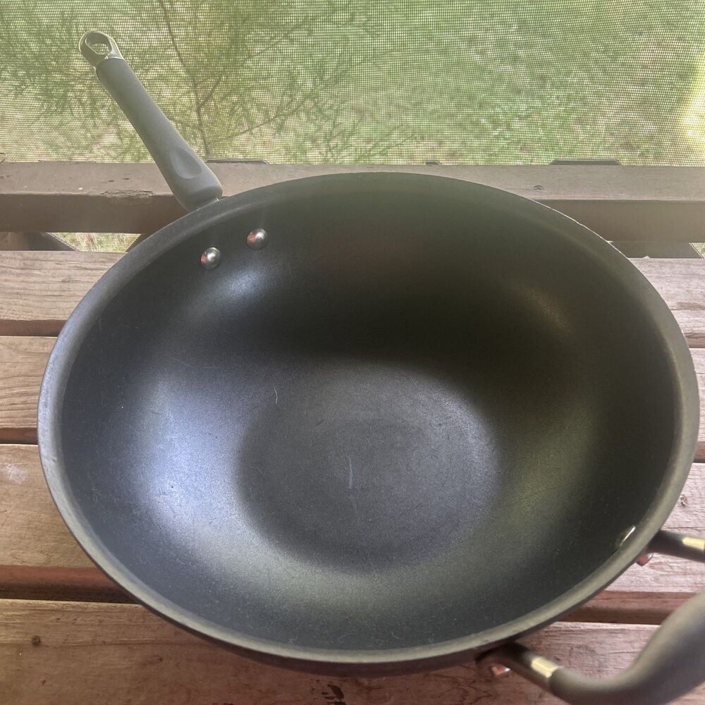 The Pampered Chef Hard-Anodized Nonstick Wok Pan 12" NO LID